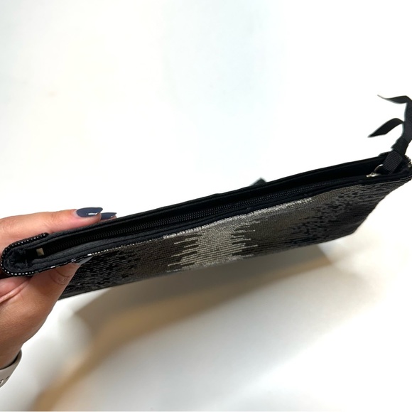 Banana Republic Black & Silver Beaded Envelope Clutch Bag Zip Closure Elegant - Picture 7 of 9
